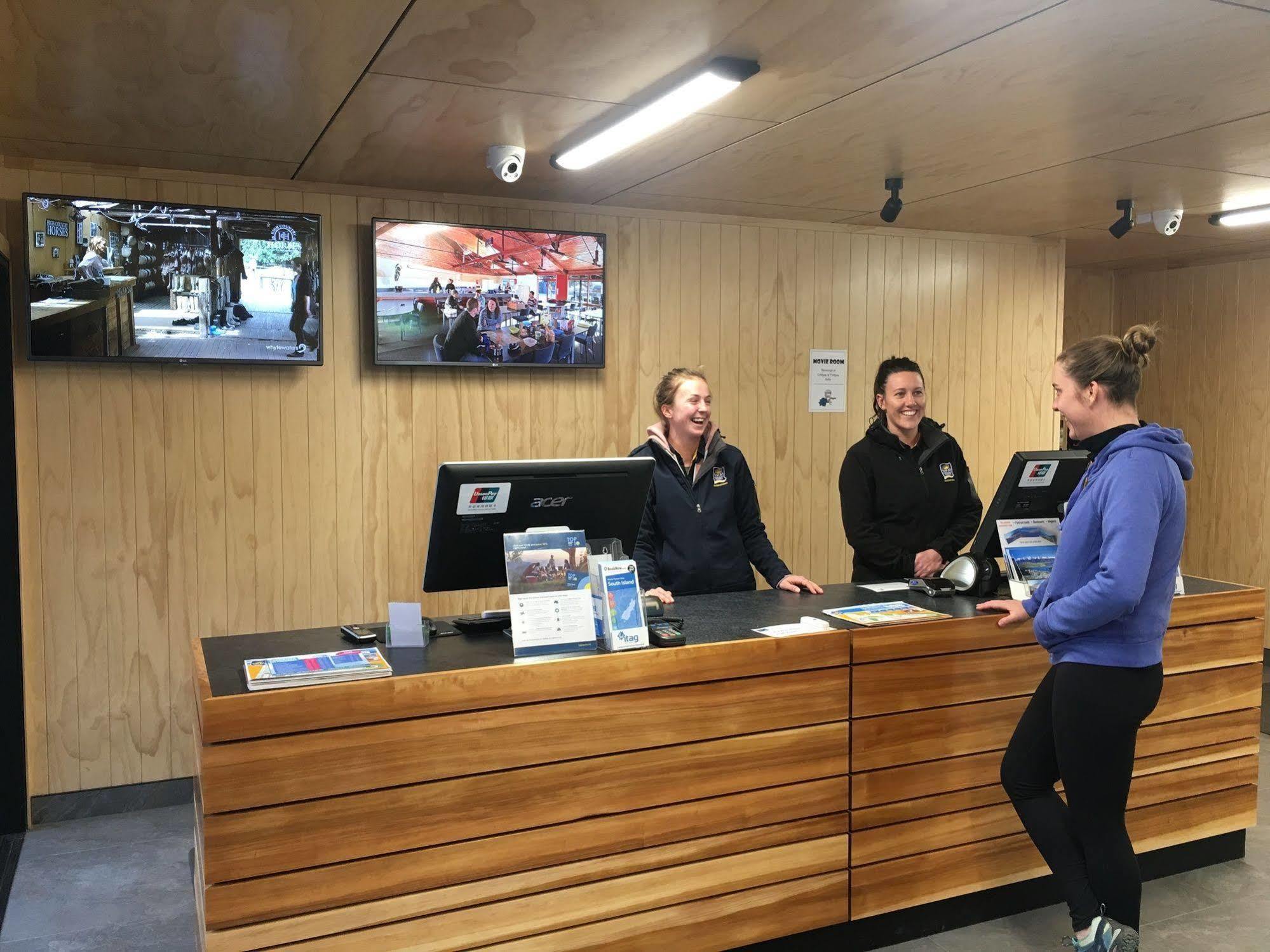 Queenstown Top 10 Holiday Park Exterior foto