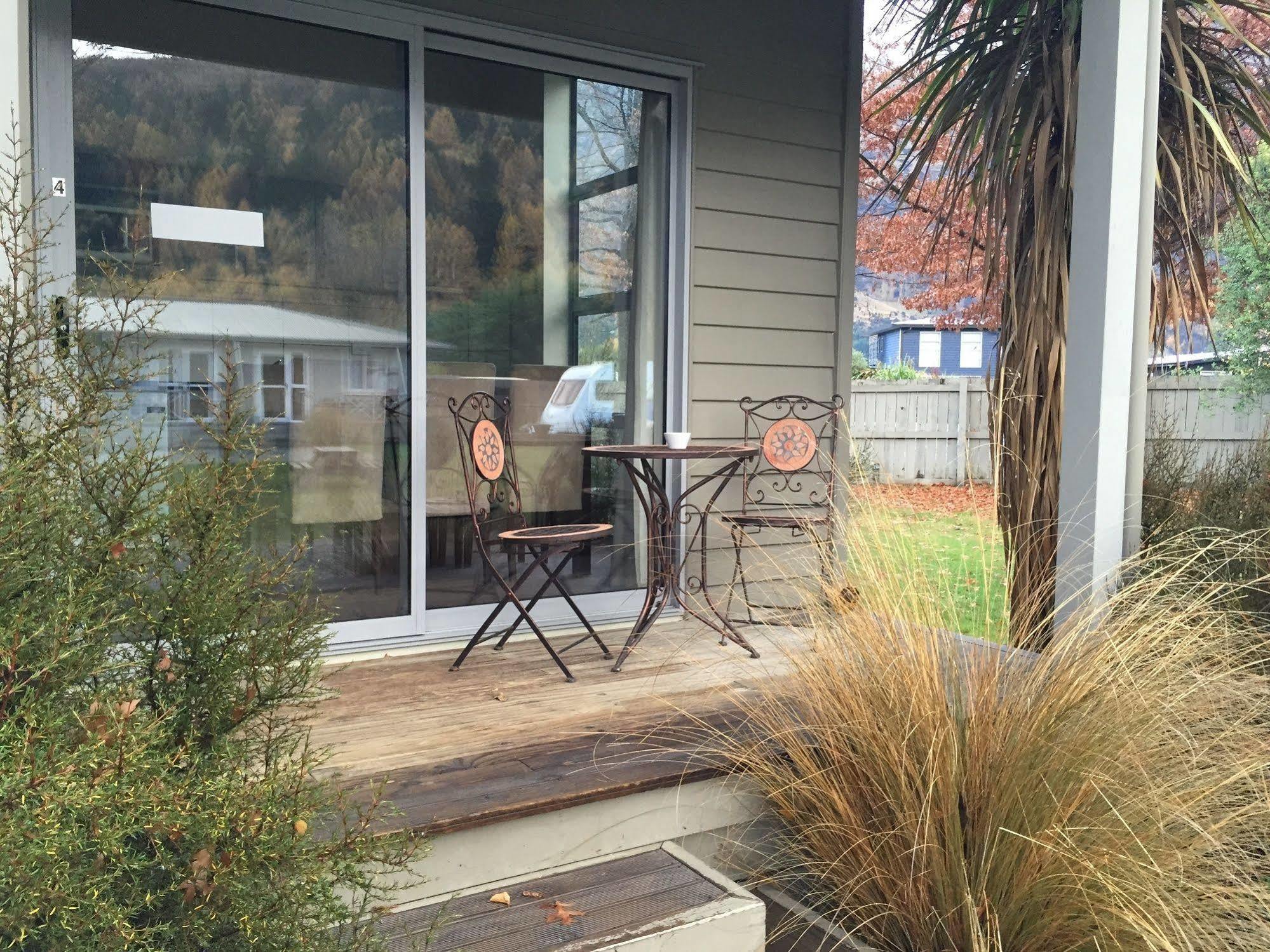 Queenstown Top 10 Holiday Park Exterior foto